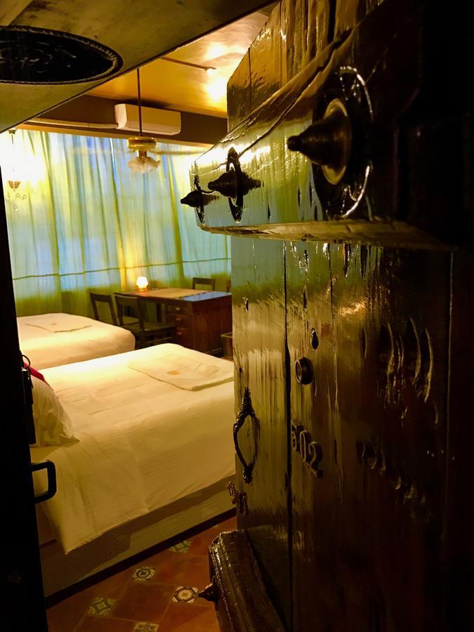 Golden Lotus Bangalore Boutique Suites Buitenkant foto